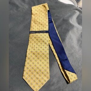 Tommy Hilfiger Yellow and Navy Geometric Silk Tie